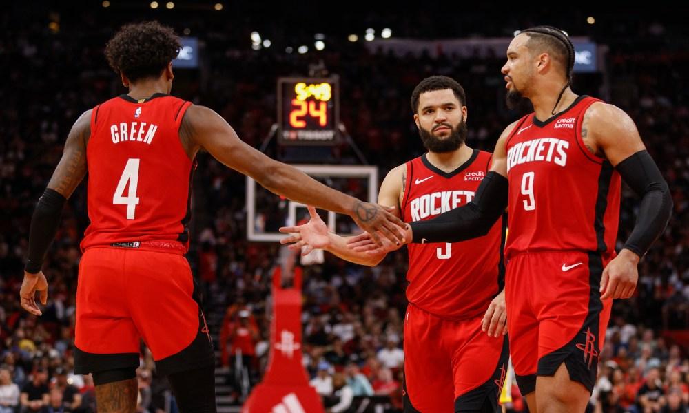 关于爵士三巨头联手,猛龙得分突破,巴特勒冲击季后赛!的信息