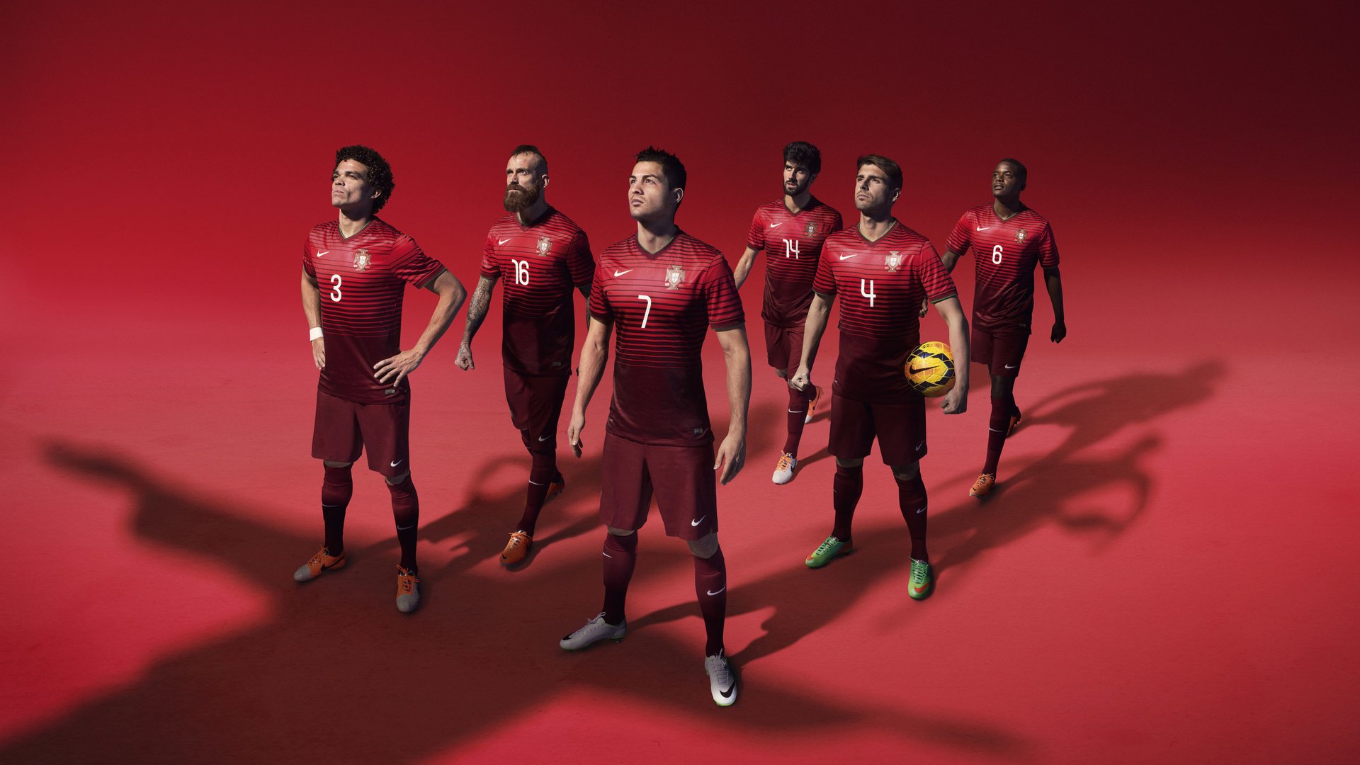 Rookie重返赛场，大比分获胜首场状态出色，利物浦观众沸腾！观众掌声雷动